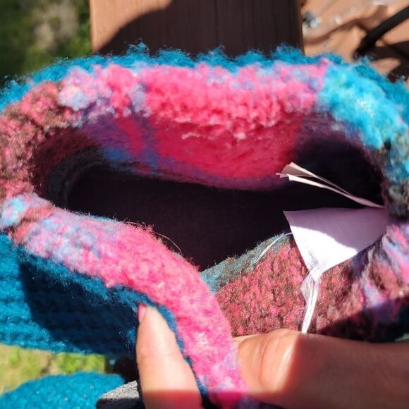 Cuddle Duds Knit Slipper booties with Rubber Non Slip Soles, Sz Medium 7-8 - Picture 5 of 6